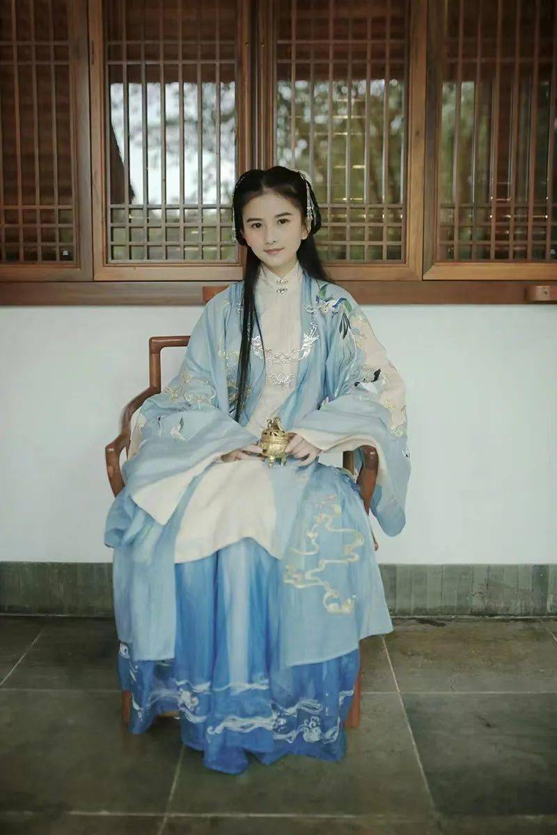 41岁的国漫少女,春晚拒绝上台,拉黑颜值粉,她是我真心喜欢的姑娘_夏达