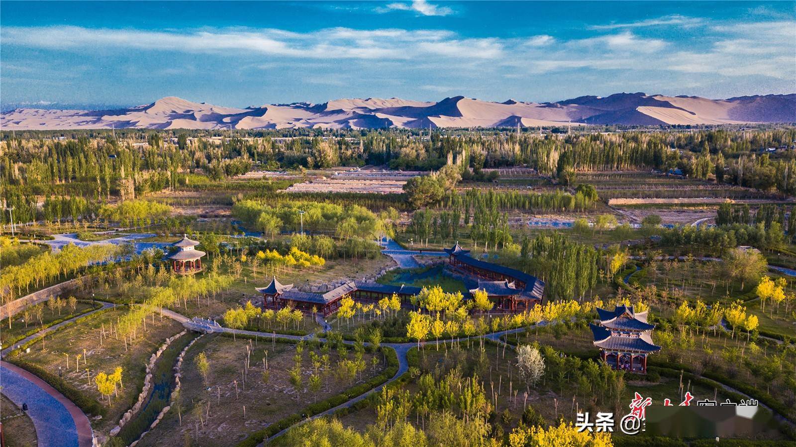 敦煌:鸣沙山下再添迷人水景_公园_建设_水清