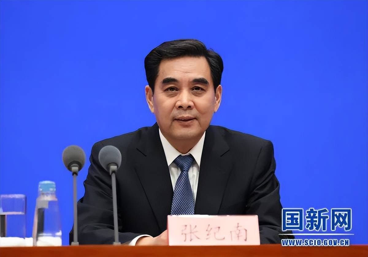 历任:共青团天津市委组织部部长,共青团天津市委副书记,海南省旅游总
