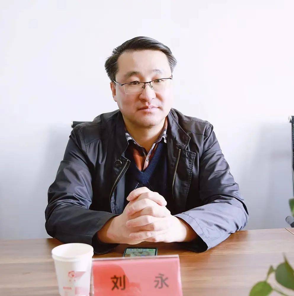 云南省河南商会在会员企业成功召开4月5月轮值工作交接班会