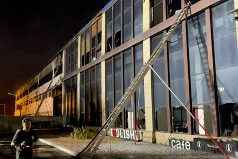 25人受伤李氏婚纱梦想城发生火灾吉林省李氏婚纱影楼有限公司拍摄基地