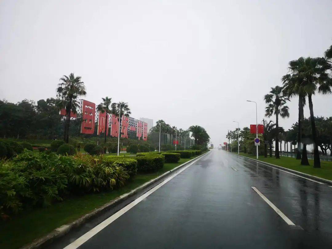 入汛以来强降雨蓄势待发 交通公路人闻雨而动保畅安 进行 标牌 巡查