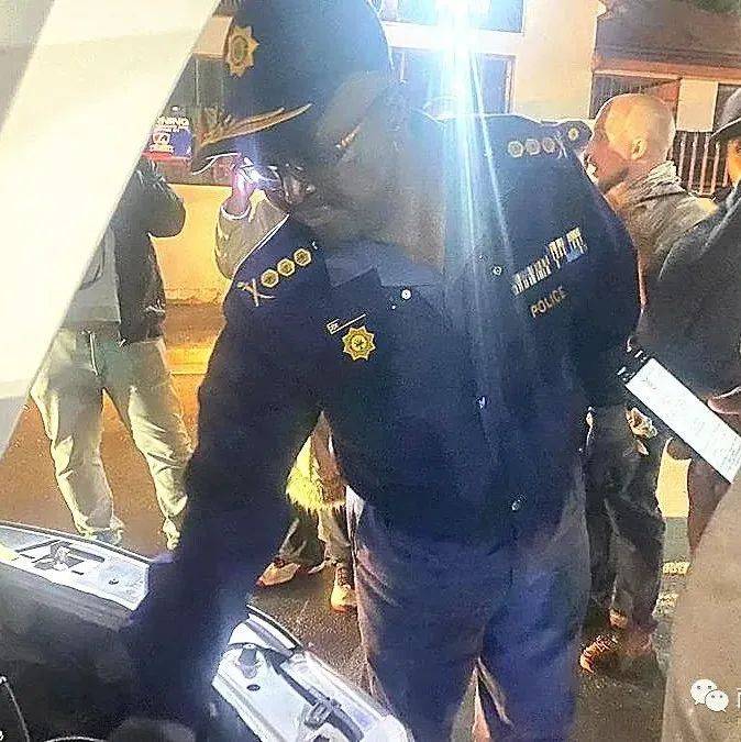 豪登省警方周末发起大规模执法行动 逮捕800多人 缴获多支无证枪支和一批毒品_塞罗_嫌犯_酒类