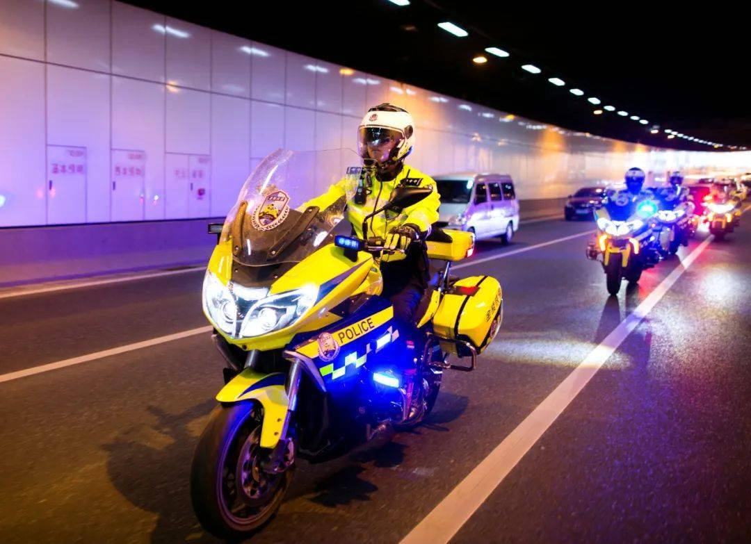 "金陵铁骑"5岁啦!_违法_南京_保障