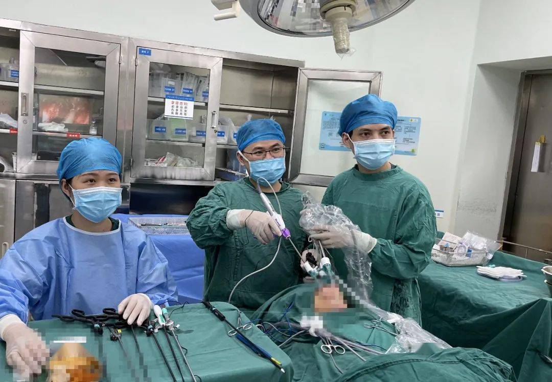 女子做甲状腺手术,医生给神经装上"倒车雷达"免触"雷区"_患者_监测