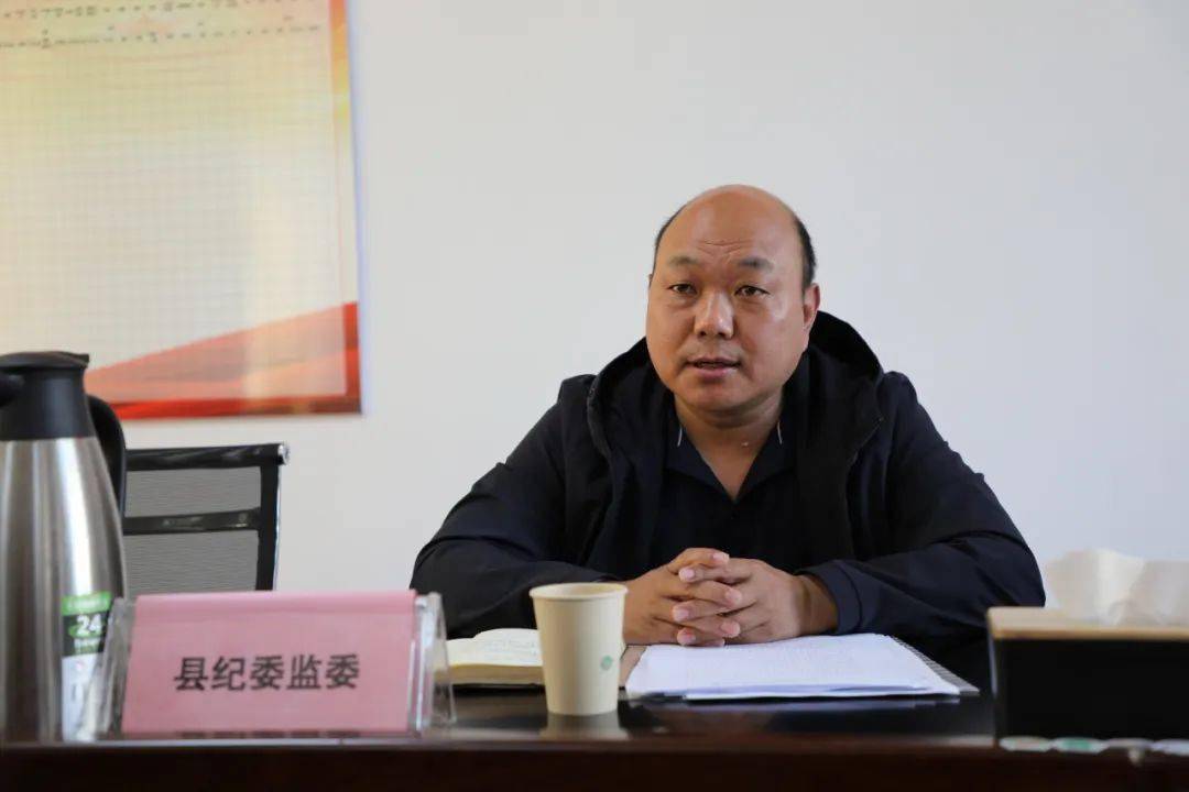 没过几天,5月7日,德昌县纪委监委第二纪检监察室主任轩海龙以《如何对