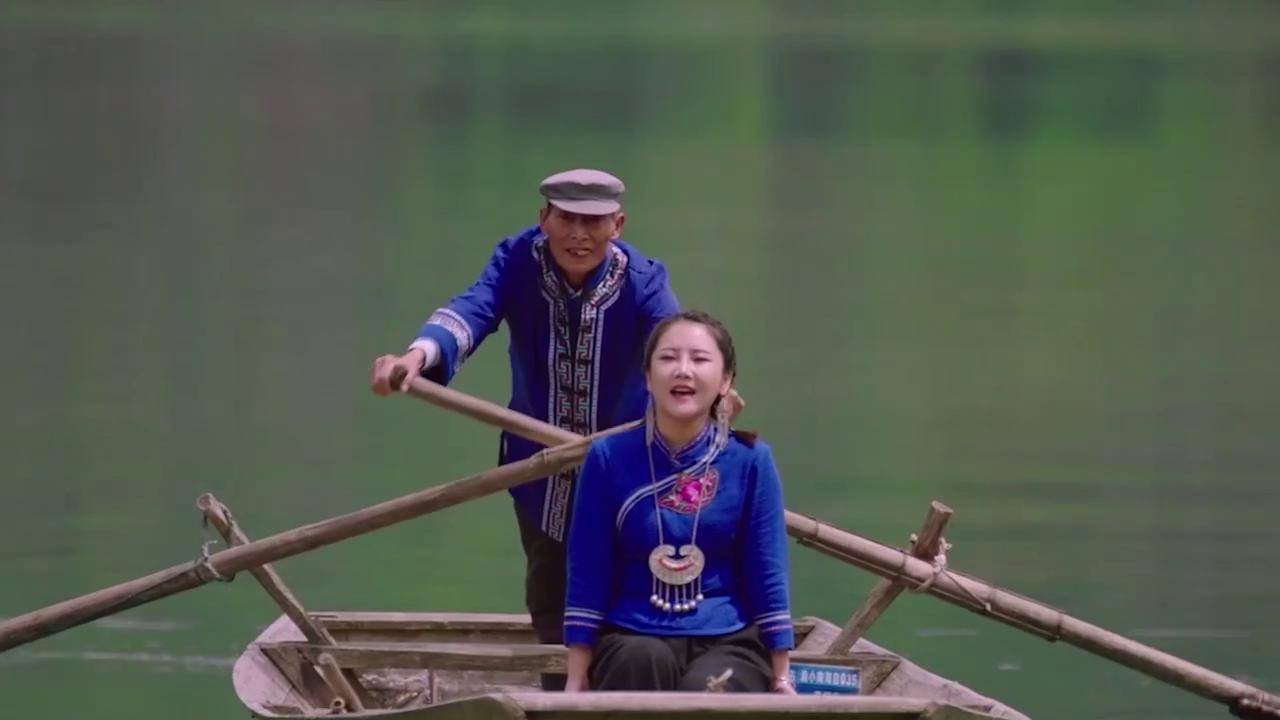 幺妹住在十三寨富二代为爱追到乡村山高水远挡不住幺妹的魅力
