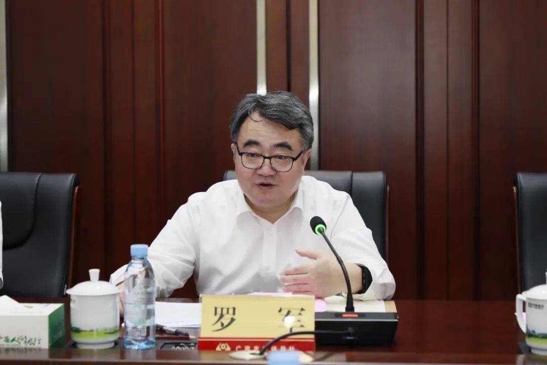 自治区农信联社党委书记,理事长罗军讲话广西农信联社方面表示,交一