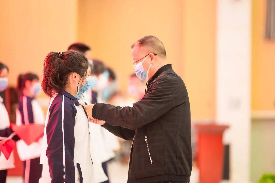 凝聚青春力量献礼建团百年邵阳县第一高级中学举办五四表彰大会暨新