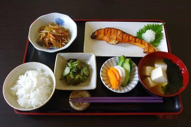 一汁三菜日本人看似简单实则大有妙处的吃饭方式