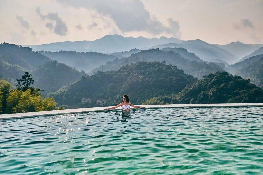 全球生态度假村top50叹山顶私汤悬崖无边泳池