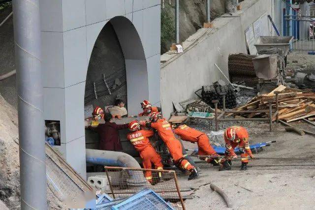 一周事故及安全警示(2022年第16期)_死亡_顶板_工作面