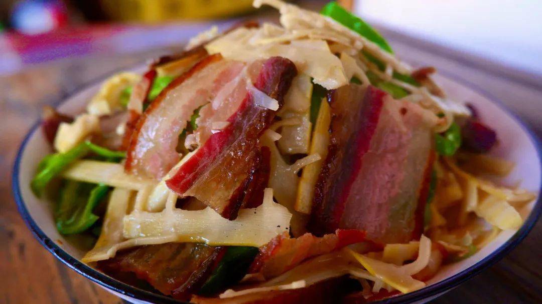 带你看北川98每日一景品北川味道幸福白坭夏酒菜