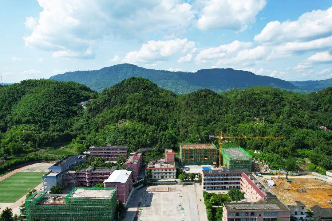 公司承建的宜宾兴文乡村振兴项目两栋单体建筑主体结构封顶_施工_兴文