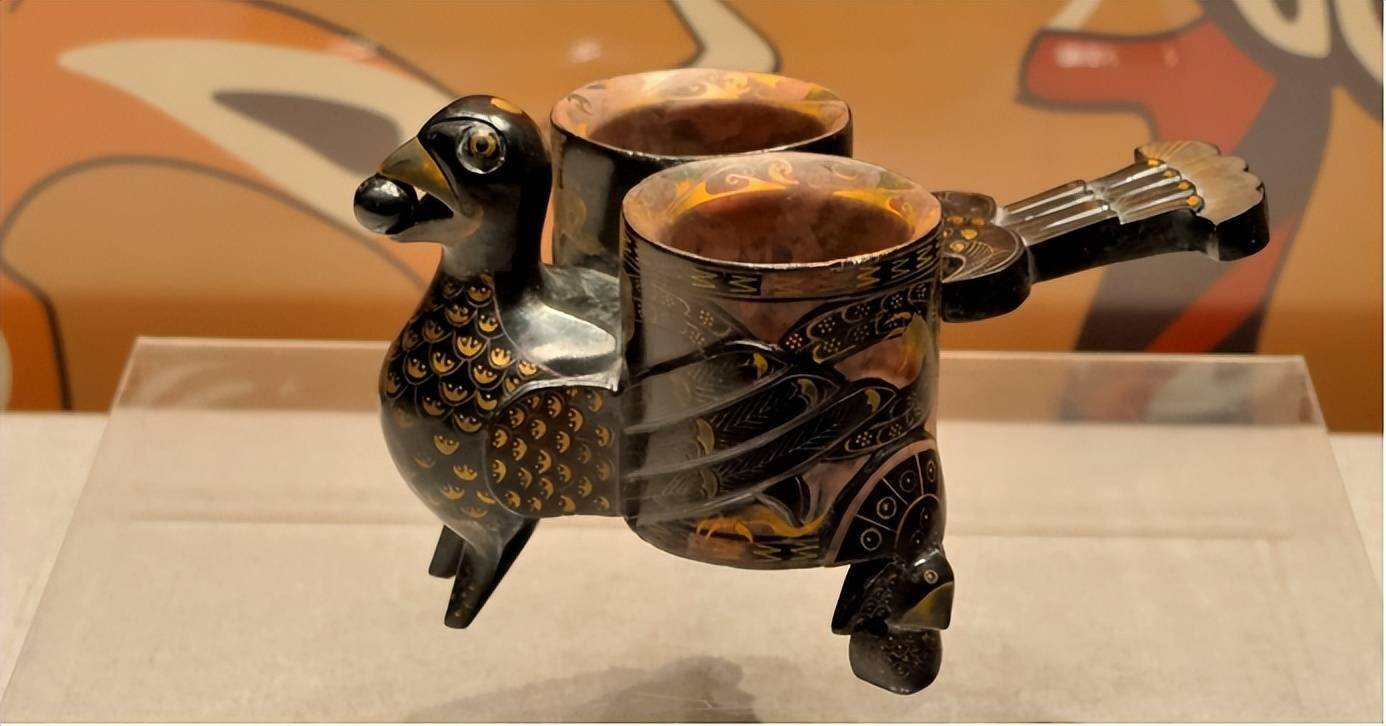 凤鸟双连杯装着2000多年前楚国夫妻的合卺酒