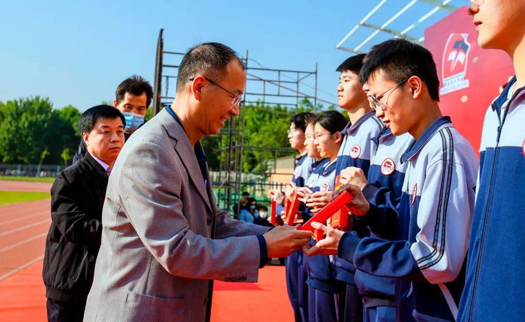 教育资讯寿光现代中学举行2019级毕业典礼