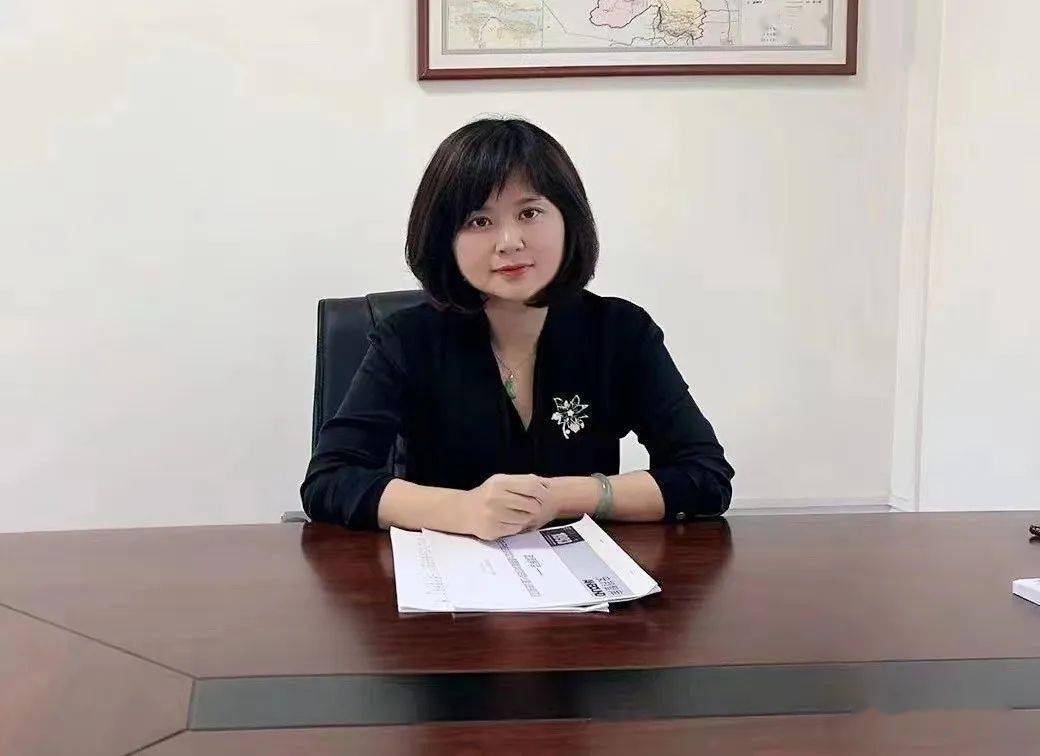 5月17日,县长陈敏杰主持召开《关于推进县城为重要载体的城镇化建设的