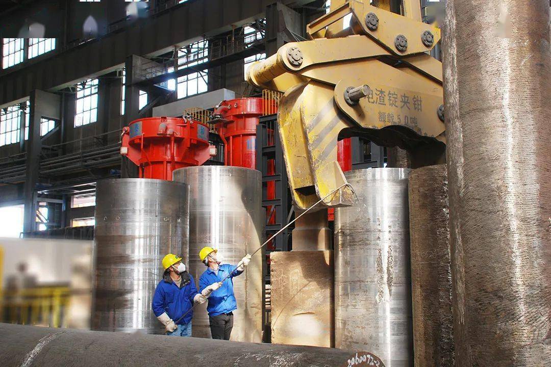 产品质量稳定可靠,产品产量节节攀升,已累计完成电渣重熔钢锭超万吨