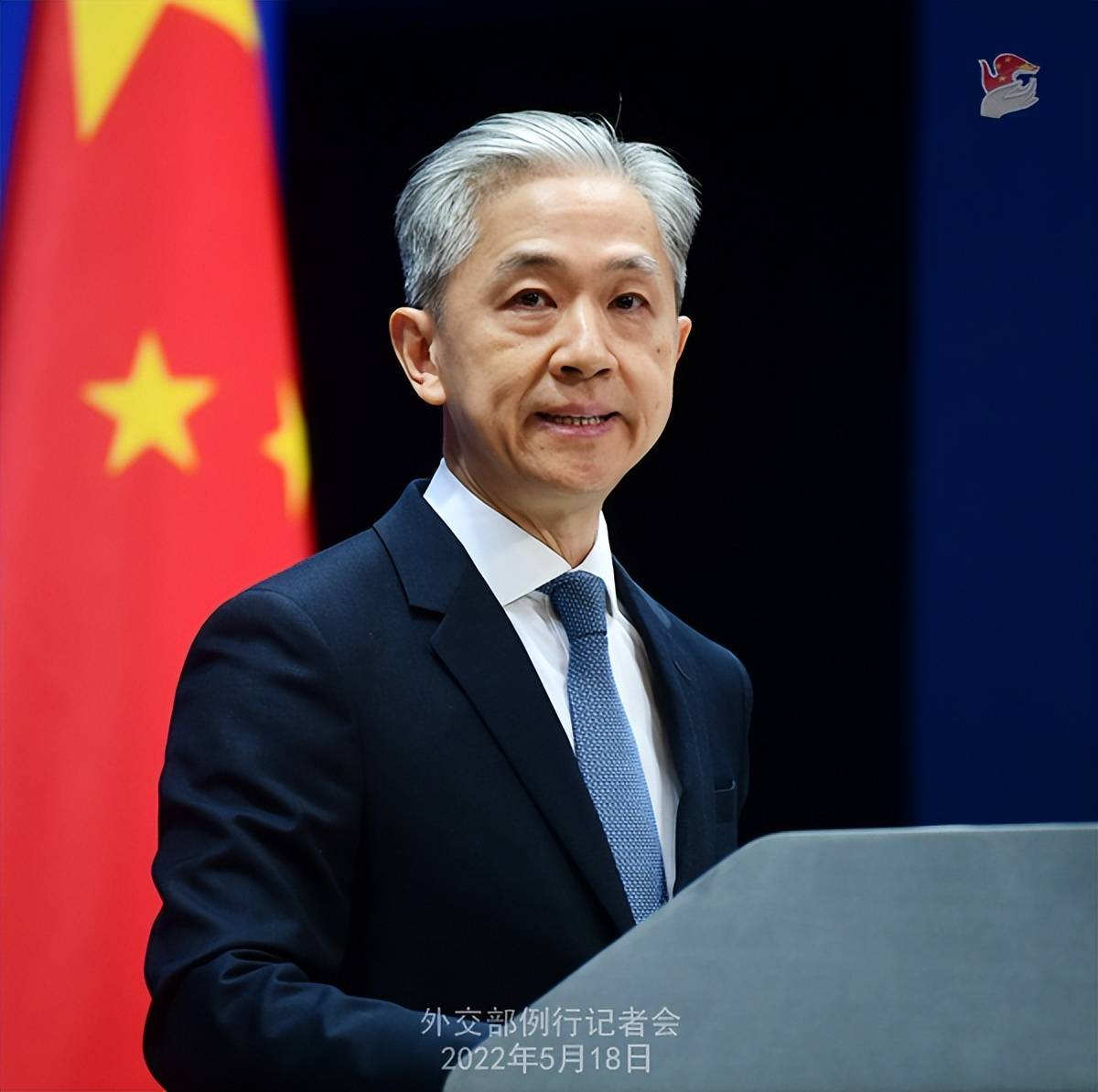 有超过250名乌方战斗人员走出了亚速钢铁厂内的防御工事并投降 外交部回应 265名乌守军投降并撤出亚速钢铁厂 汪文斌 问题