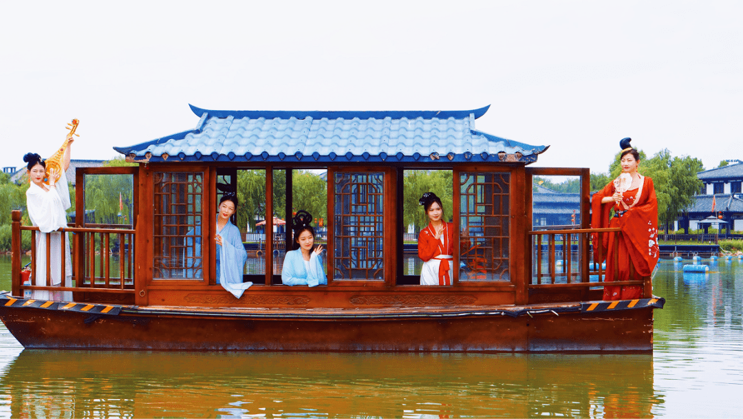 休闲度假熠熠汉服表演秀,演绎国风雅韵美,这场古风盛宴不容错过!