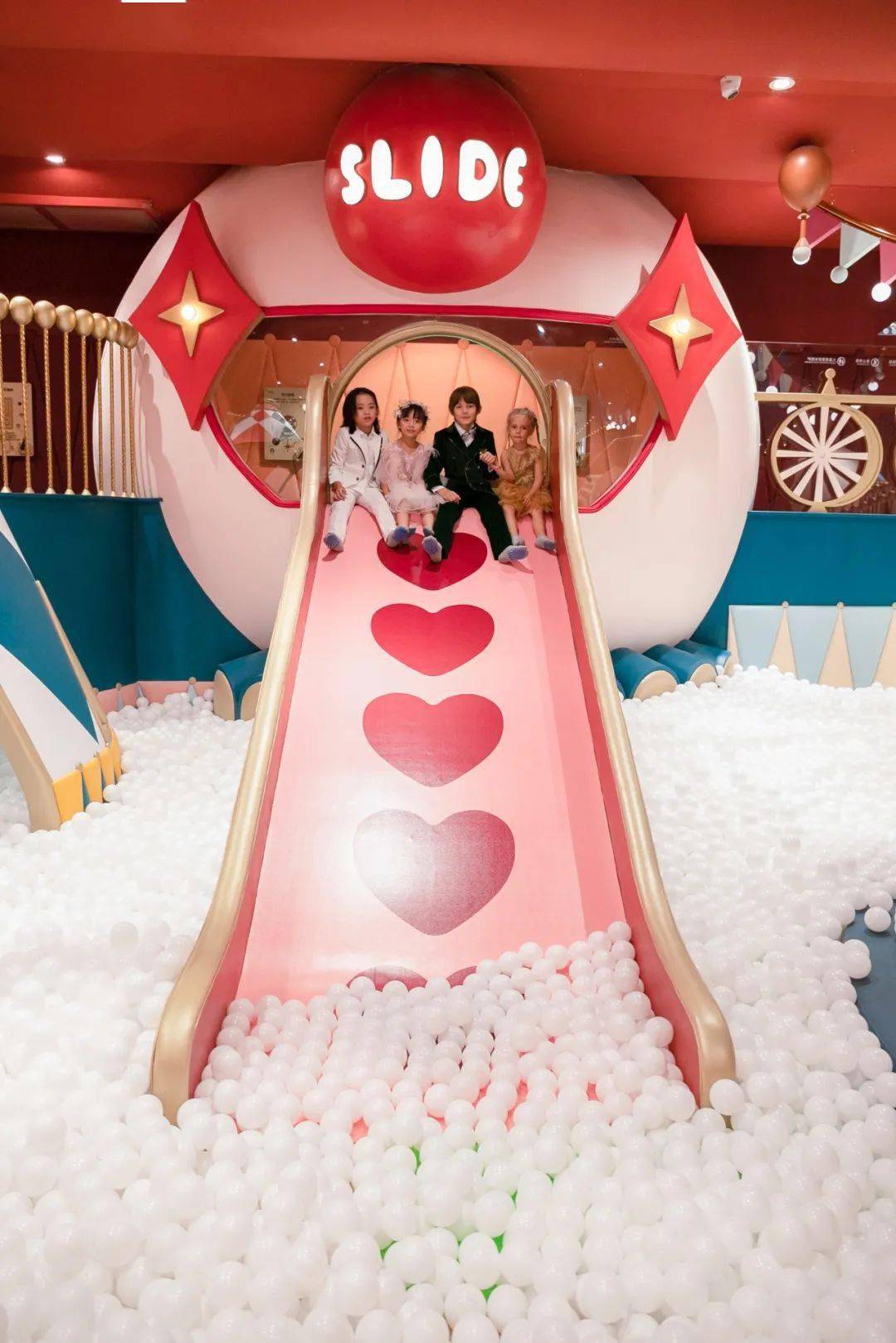 海洋球池园区内聚集宝宝们超喜爱的top人气榜项目,满足低,中,高各年龄