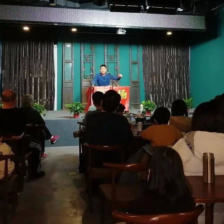 从在广播中讲到在网站上说 评书借新媒体成长壮大_表演_艺术_观众