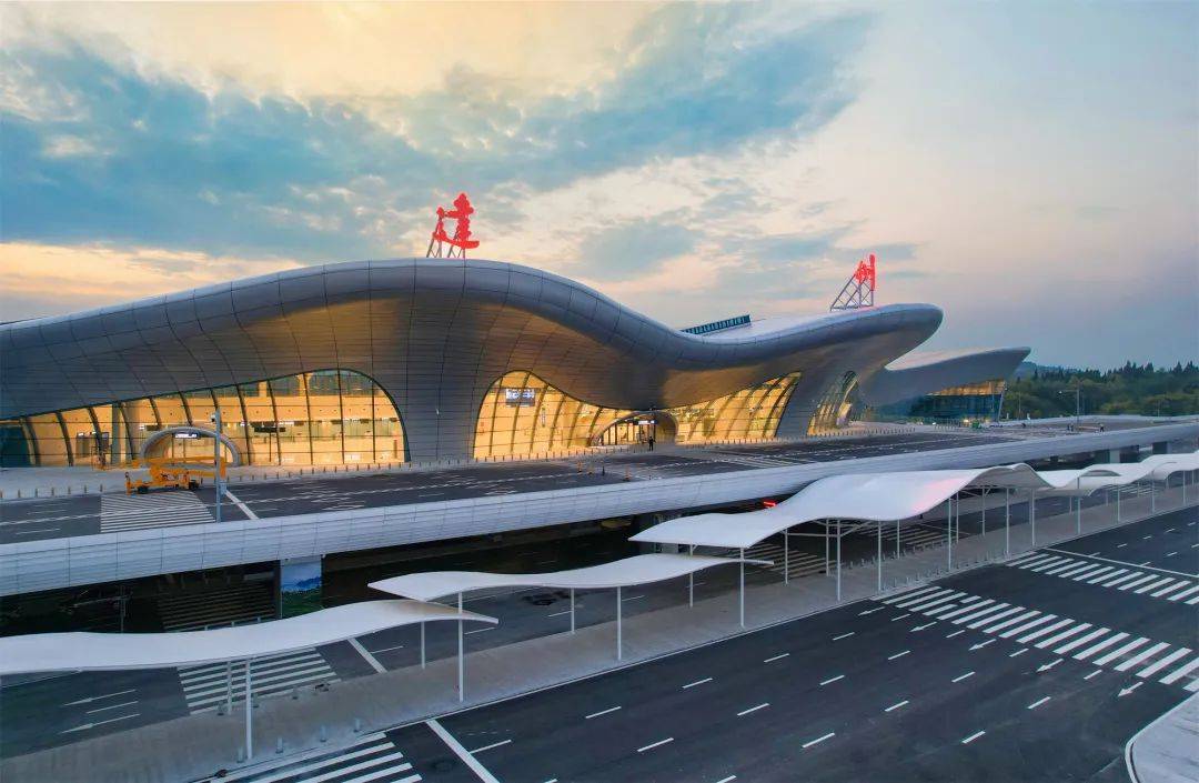 达州百节机场航站楼图片