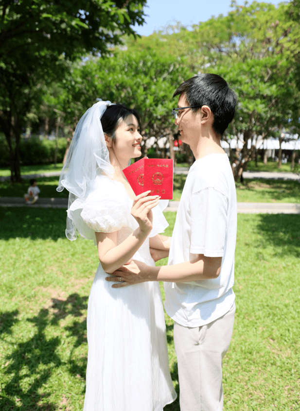 他制造了无数次不经意的"偶遇",只为遇见她_许嫣_曾仕心_宝安区