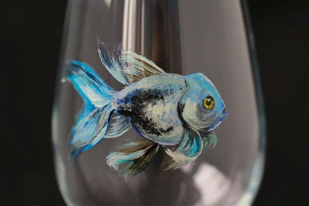 玻璃瓶上画画你见过吗