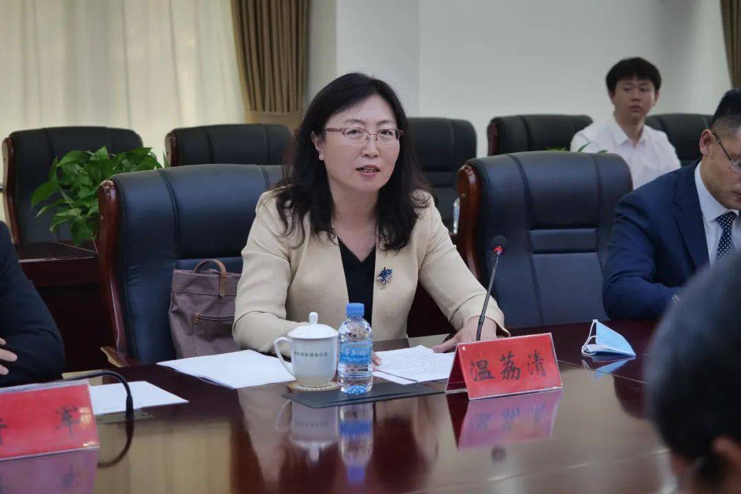 二中国际学校与喀喇沁旗人民政府举行战略合作签约仪式