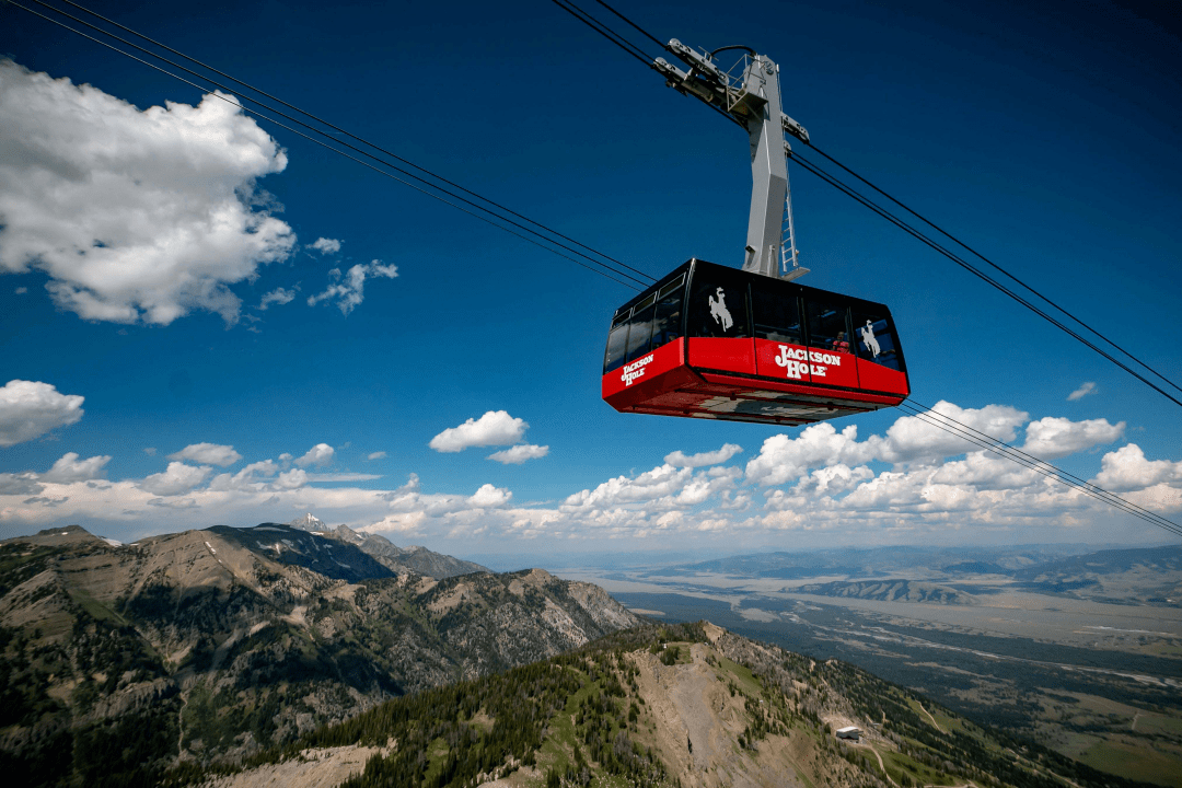 滑雪者,缆车的总价值超过三千万,是北美洲乃至全世界最豪华的滑雪缆车