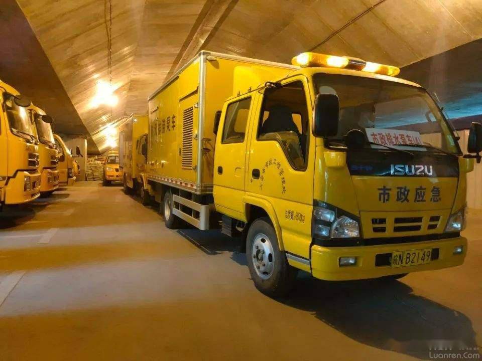 60余名抢险人员20余台防汛车辆集结