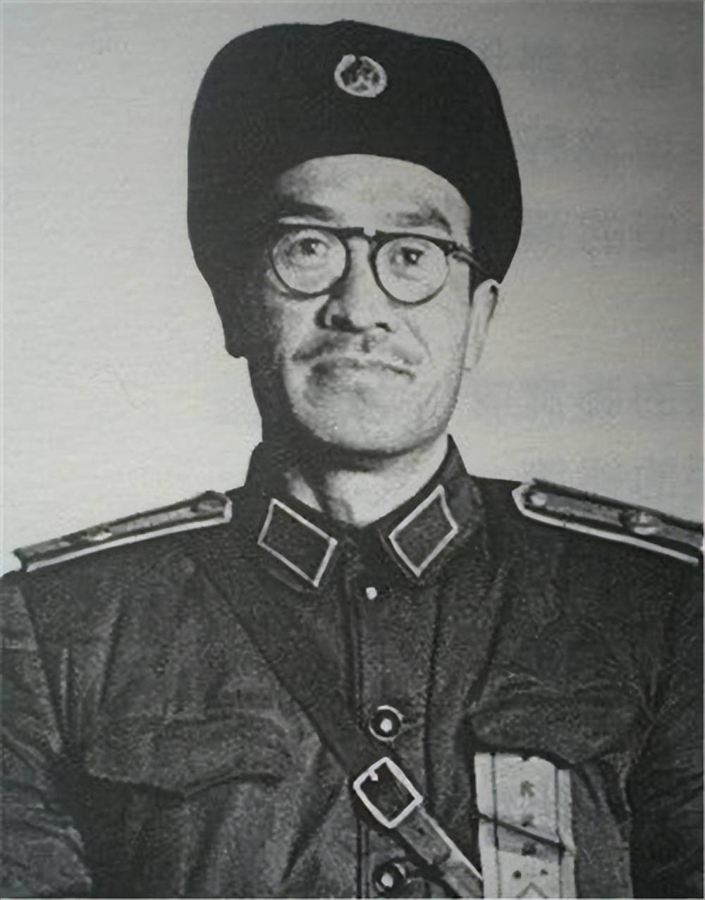 王洛宾不相信妻子劈腿,深夜回到兰州家中,妻子:你回来晚上睡哪