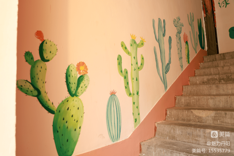 开展"手绘文明61扮靓家园"志愿服务活动,将文明宣传画在小区楼道内