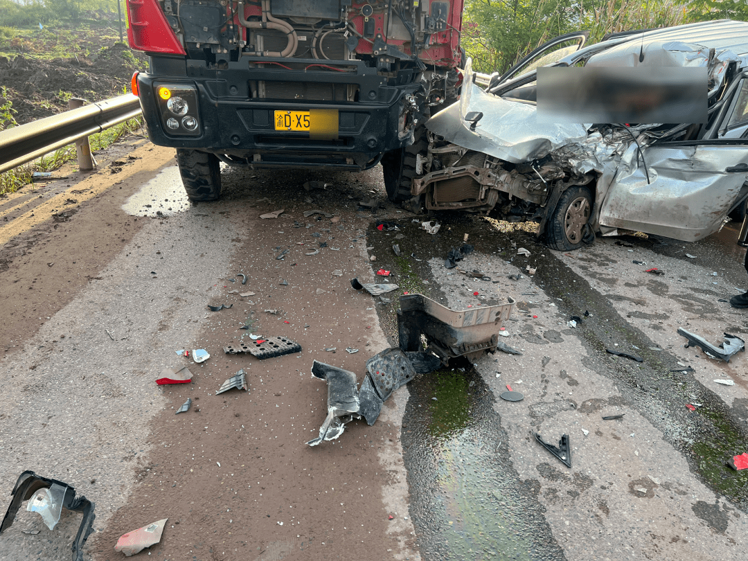 警惕万州这起交通事故造成一人死亡一人受伤