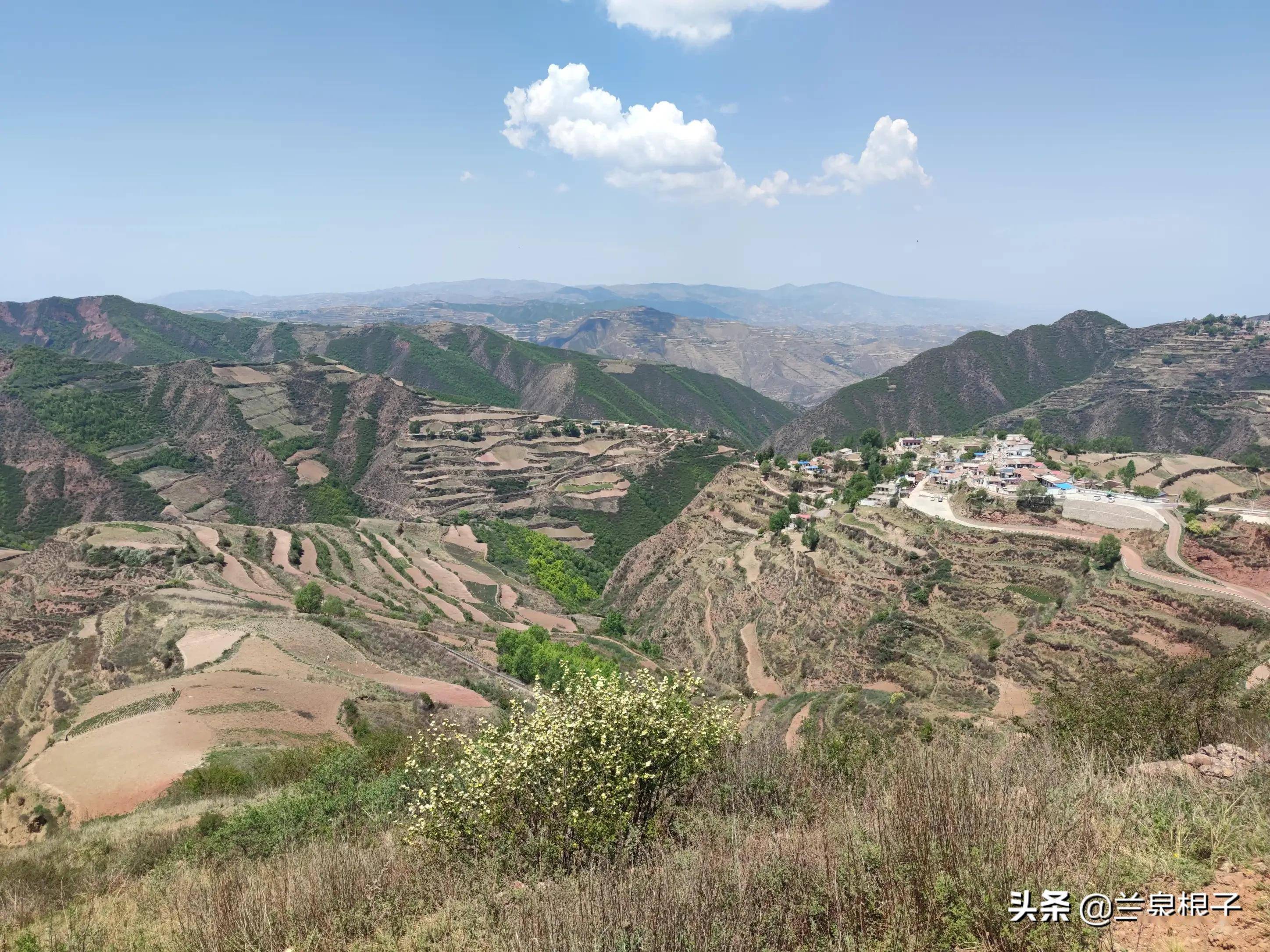 初夏時節蘭州雙嘴山雲頂山景色美如畫