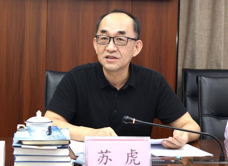 省第十三次党代会代表,珠海市斗门区委书记苏虎称,省党代会报告重点