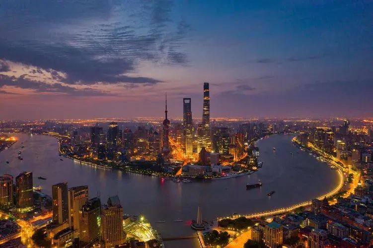上海旅游十大必去景点外滩的夜景不可不看