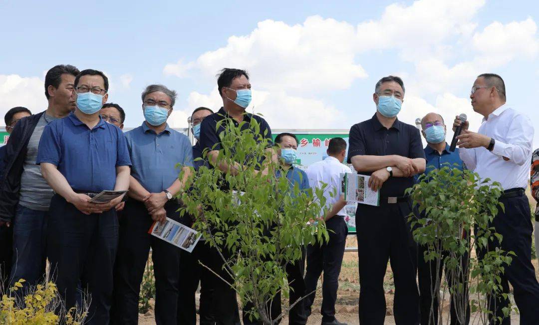 5月24日,忻州市忻府区委书记崔向松带队先后赴河曲县土沟乡榆岭洼村