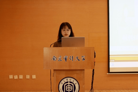 我校商学院王钦副教授及王智琴同学分别作为代表指导老师代表和参赛