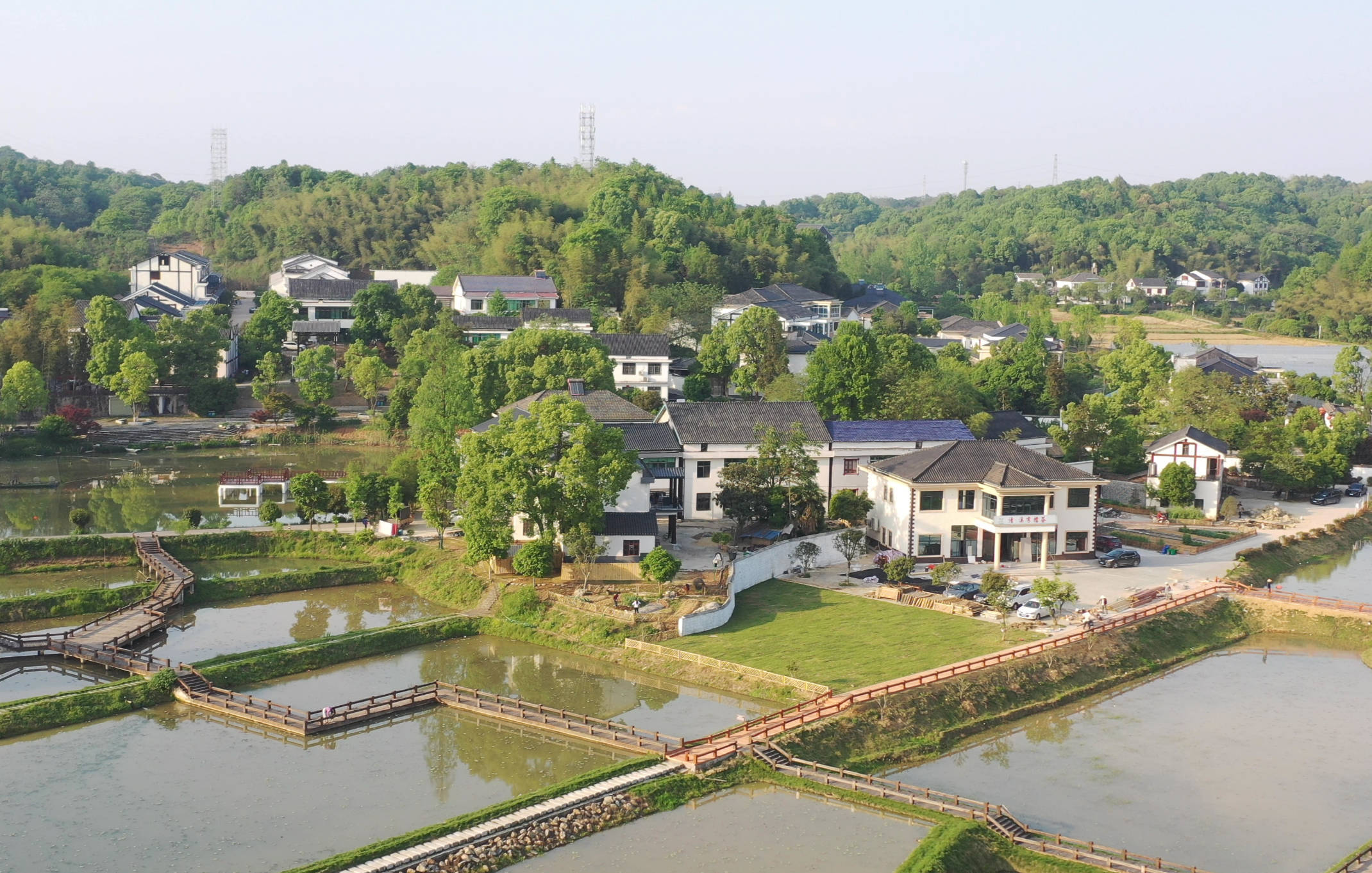 新时代山乡巨变故事_清溪村_新华社_益阳市