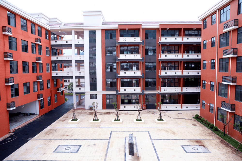 全民期待的景阳中学迁建项目已建成验收,9月1日新学期就可以入读了.