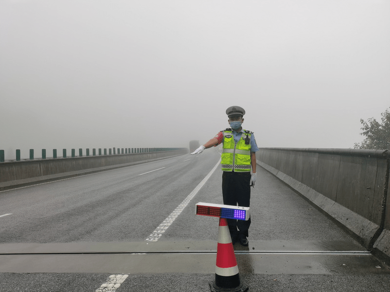 【风采】云南省保山市公安局交通警察支队保腾高速公路交巡警大队叶