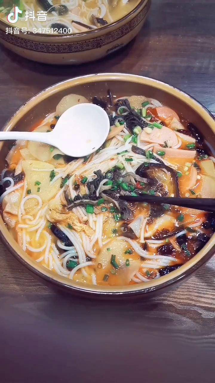 美食 啥都不挺就挺你 巨大一盆,火锅毛肚粉_美食