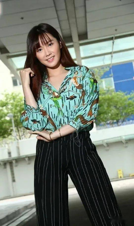 汤洛雯矜持行先性感设底线 激情床战戏落闸_女神_演出_角色