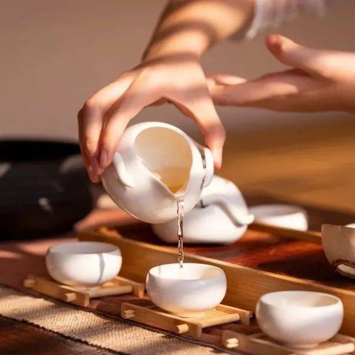 教养不是道理,是刻入骨髓的不经意_隧道_父亲_出口