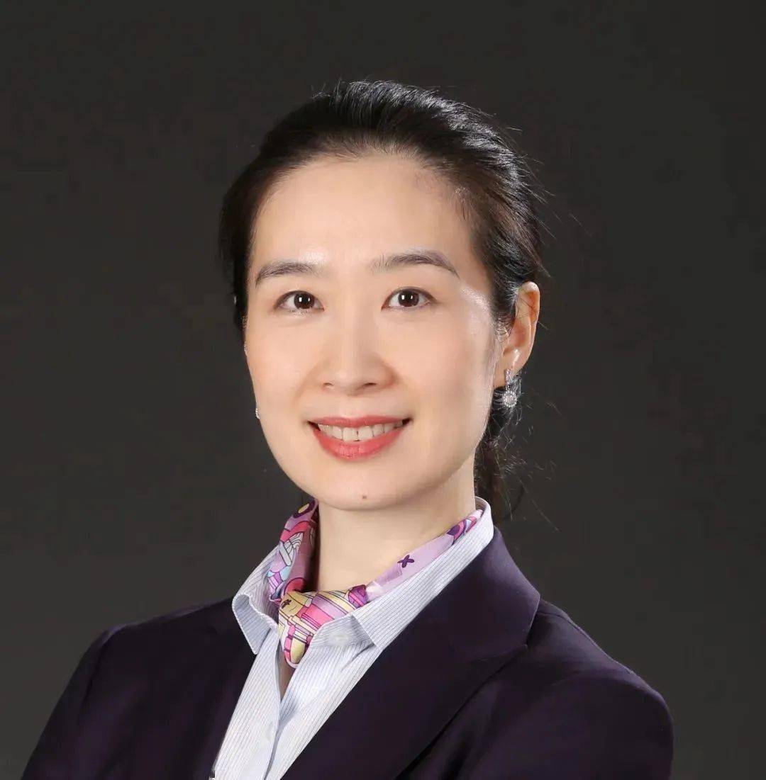 周小菁:清华大学体育部副教授,北京市海淀区人大代表,原国家艺术体操