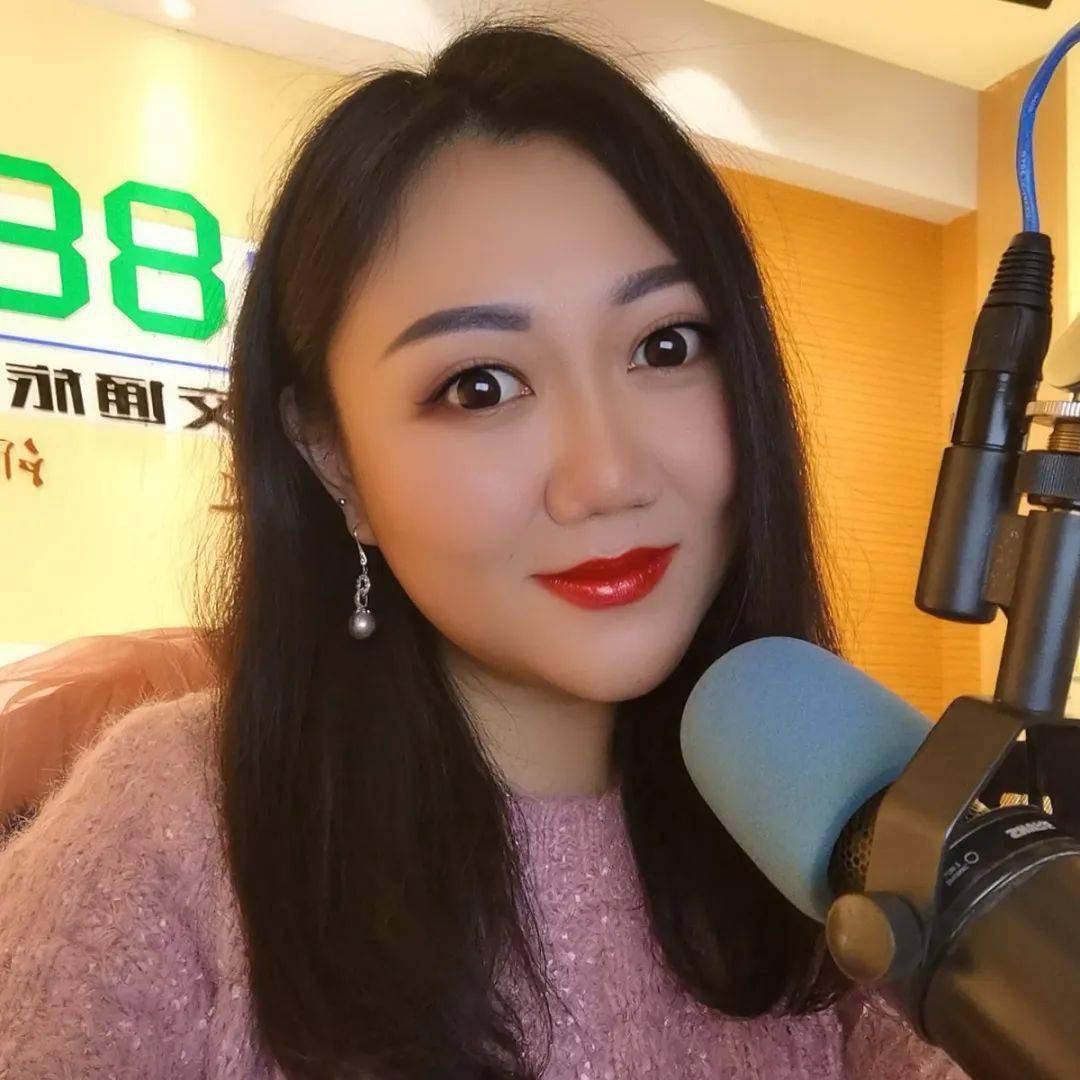 节目主持人梓晰频率简介:黔西南广播电视台fm88.