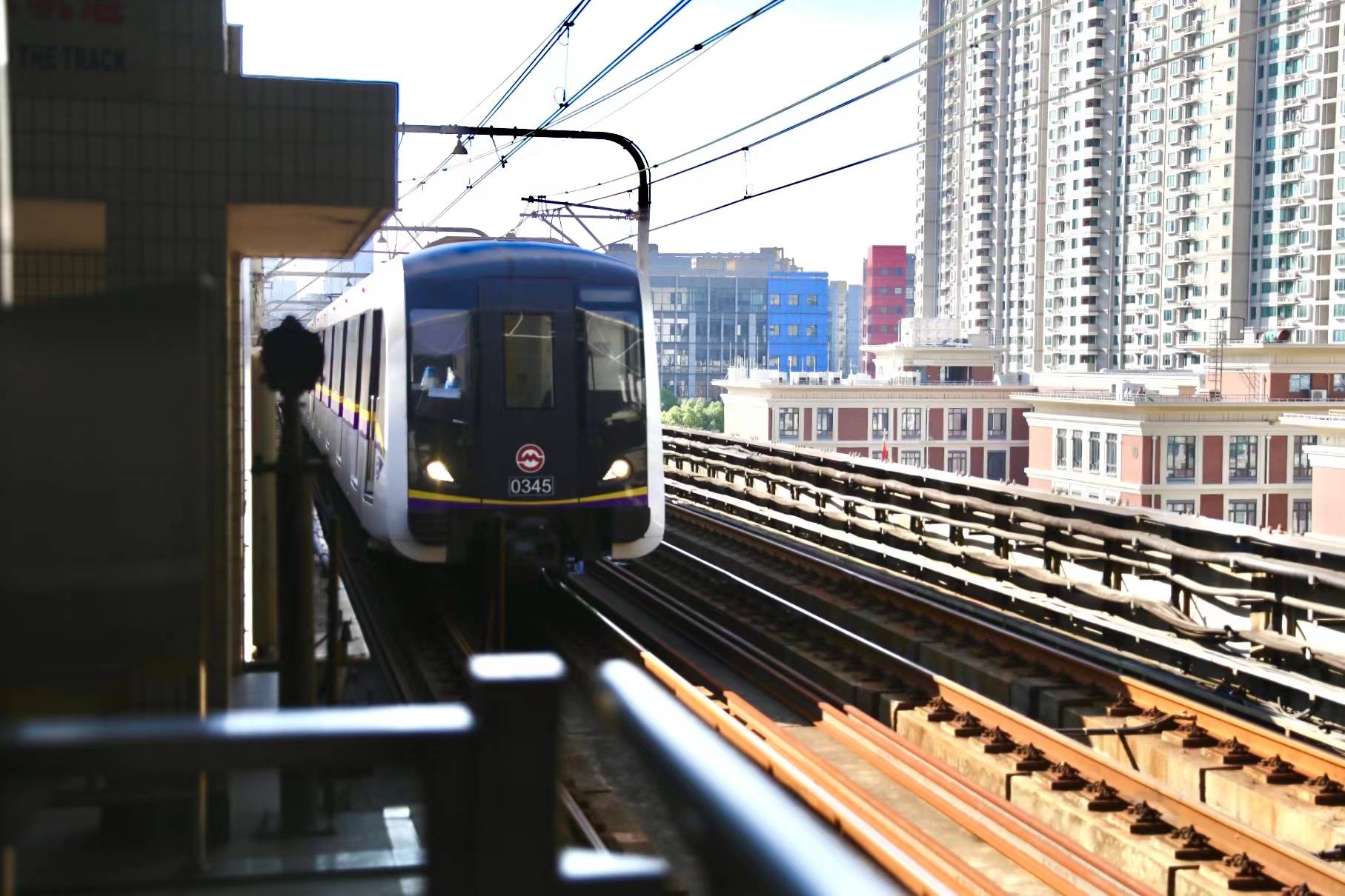 上海地铁metro大都会app今起试点一码通行一屏展示核酸检测健康码乘车