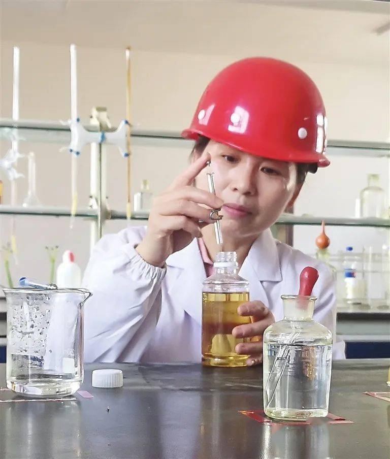 主任,化工工艺工程师她一直从事有机胺肟类新材料领域的研究开发工作